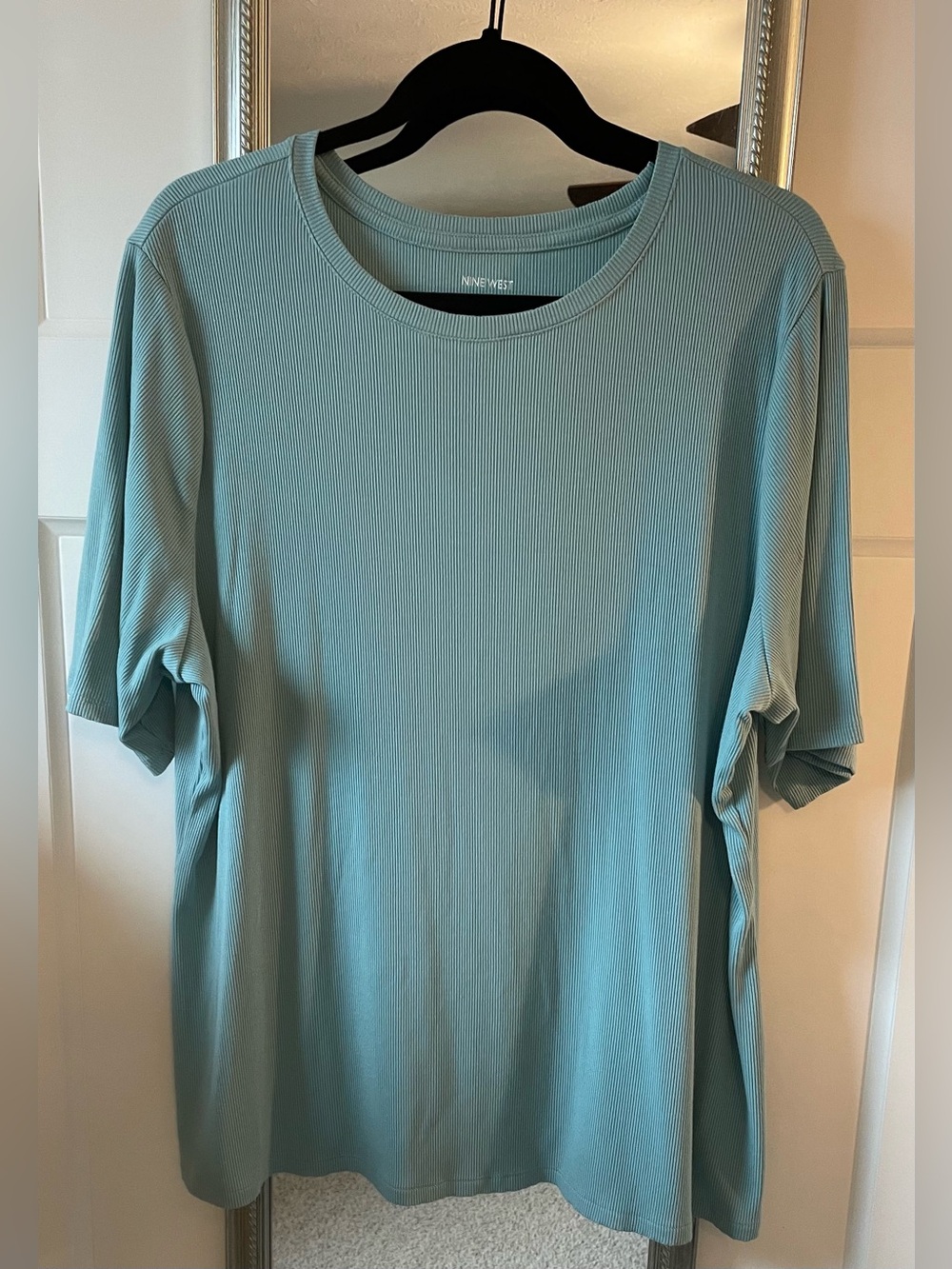 NWOT Nine West womens Crew Neck Short Sleeve Shirt